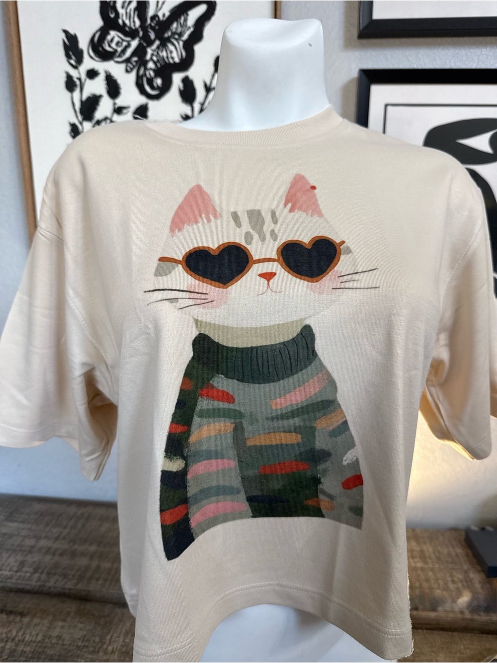 Cream Cat Graphic Pet Tee with Heart Sunglasses